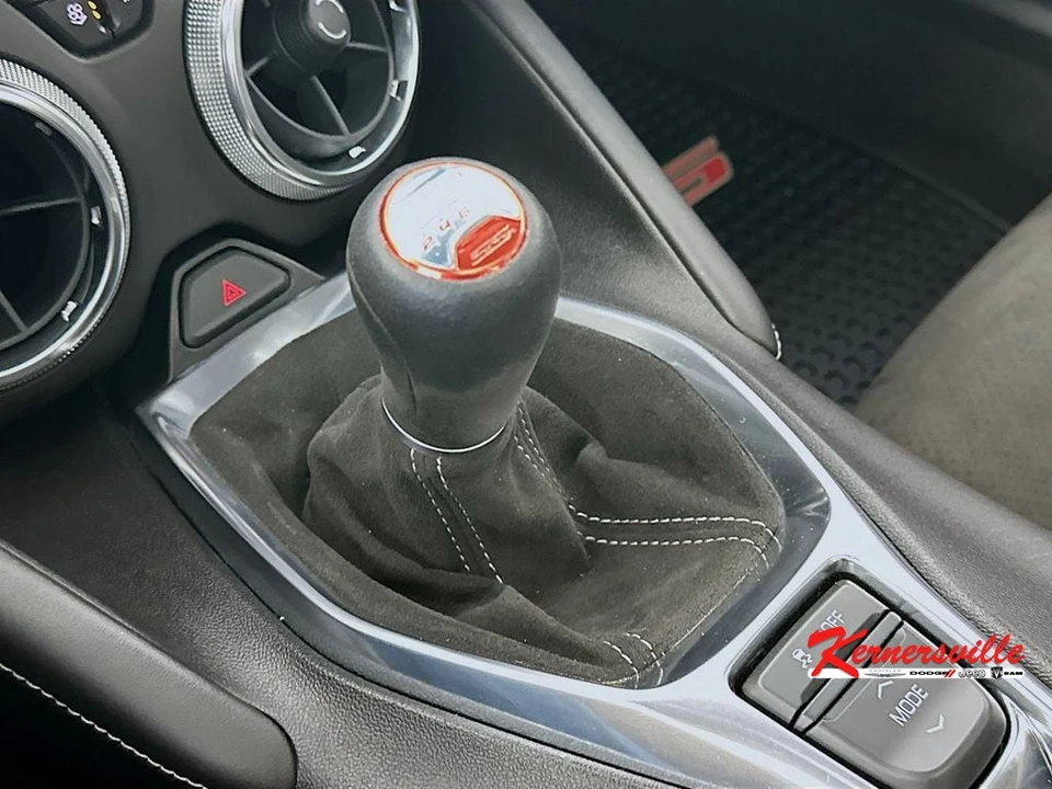 2018 Chevrolet Camaro SS 6th Gen - Image 16 of 24