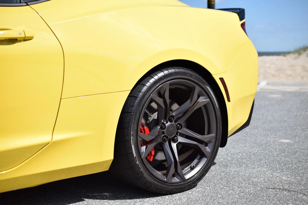 2018 Chevrolet Camaro SS 6th Gen - Image 28 of 31
