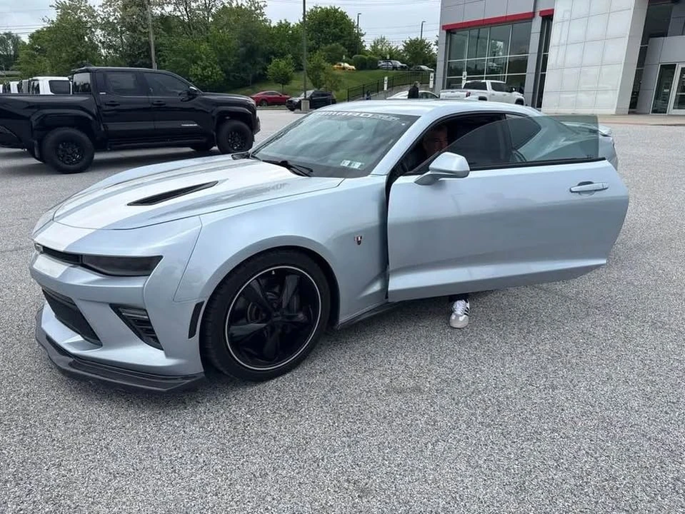2018 Chevrolet Camaro SS 6th Gen - Image 5 of 10