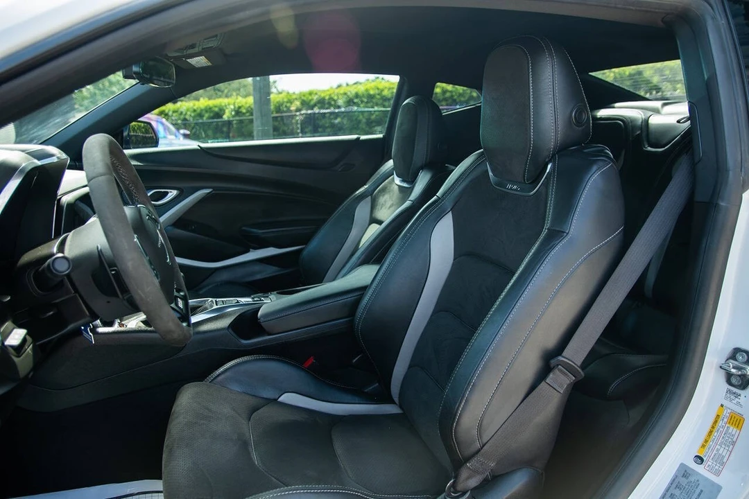2018 Chevrolet Camaro SS 6th Gen - Image 17 of 29