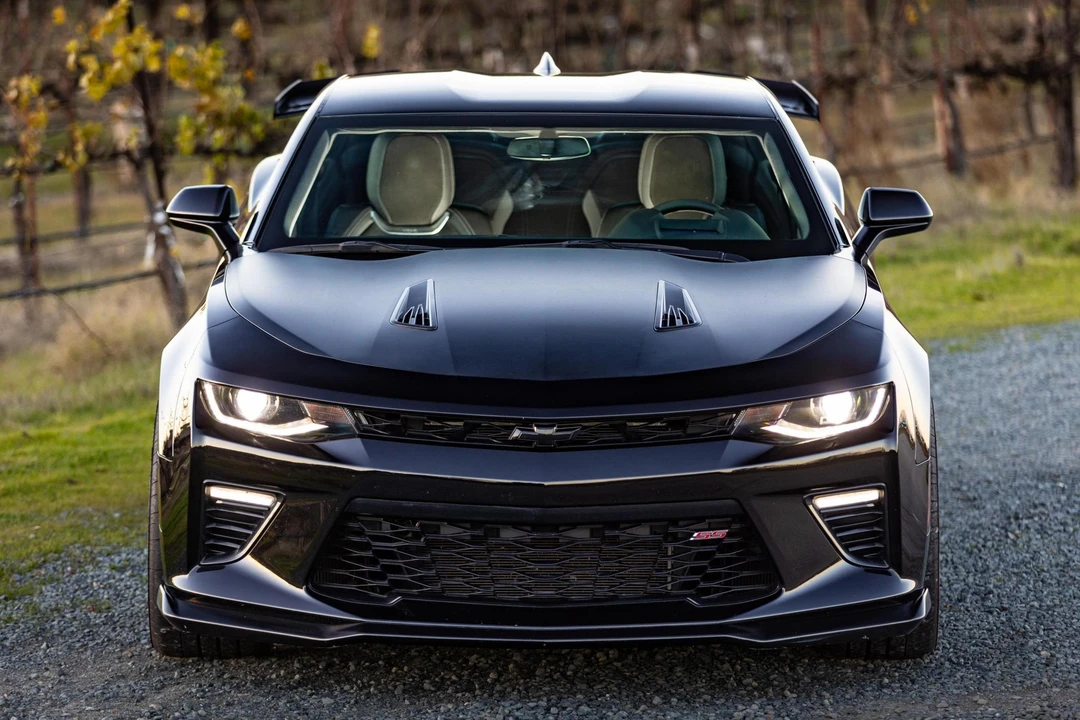 2018 Chevrolet Camaro SS 6th Gen - Image 2 of 31