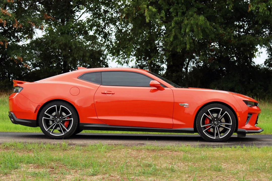 2018 Chevrolet Camaro SS 6th Gen - Image 12 of 31