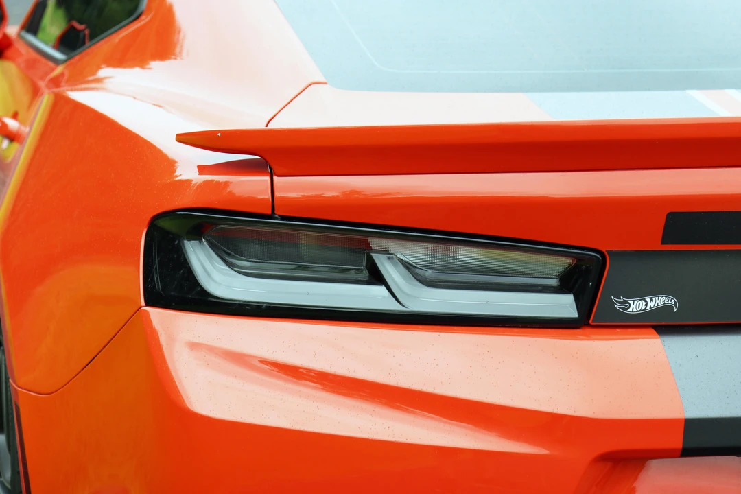 2018 Chevrolet Camaro SS 6th Gen - Image 28 of 31