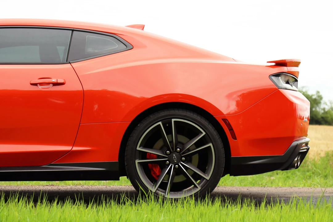 2018 Chevrolet Camaro SS 6th Gen - Image 26 of 31