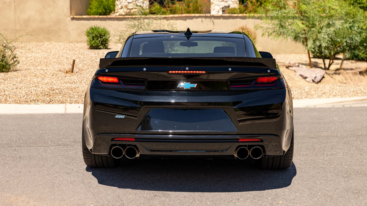 2018 Chevrolet Camaro SS 6th Gen - Image 6 of 31