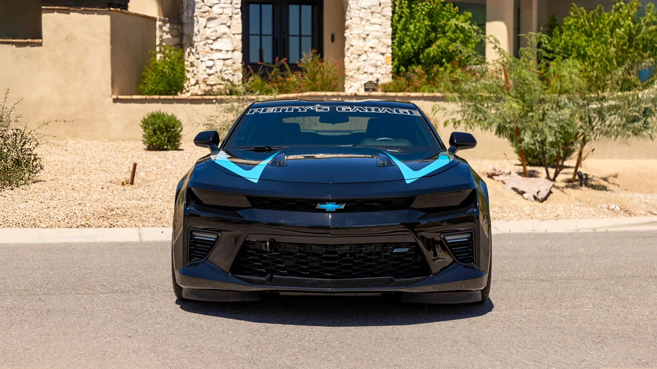 2018 Chevrolet Camaro SS 6th Gen - Image 2 of 31