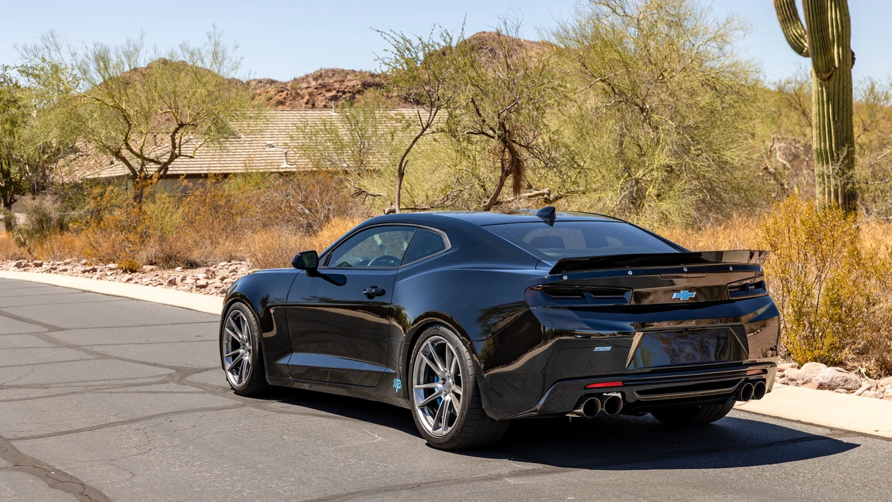 2018 Chevrolet Camaro SS 6th Gen - Image 11 of 31