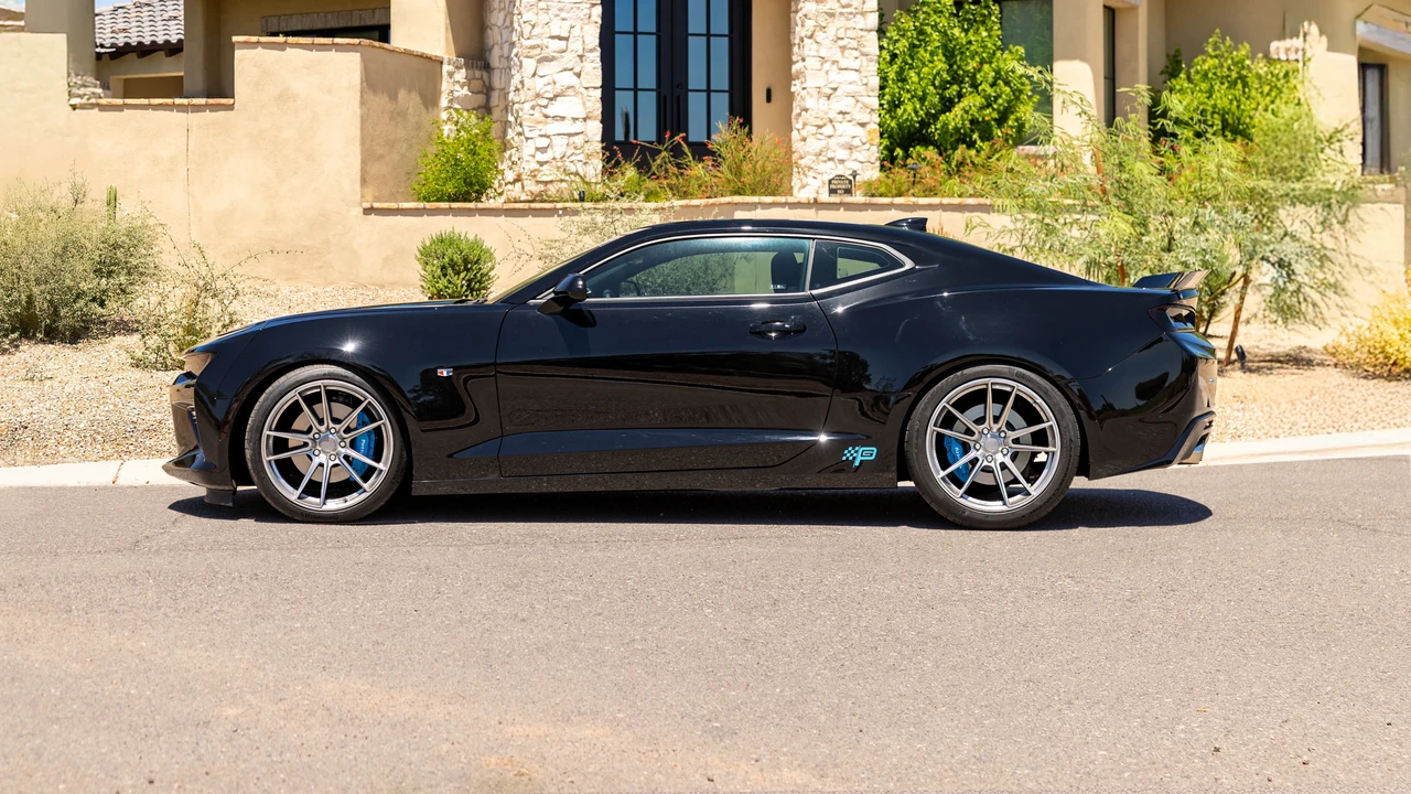 2018 Chevrolet Camaro SS 6th Gen - Image 8 of 31