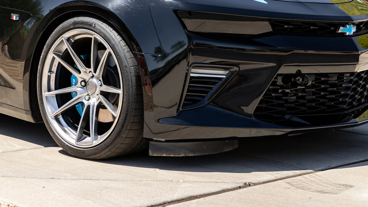 2018 Chevrolet Camaro SS 6th Gen - Image 28 of 31