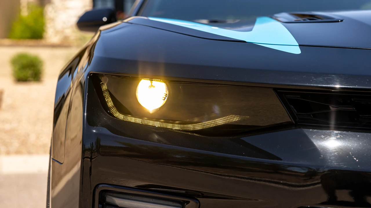 2018 Chevrolet Camaro SS 6th Gen - Image 14 of 31