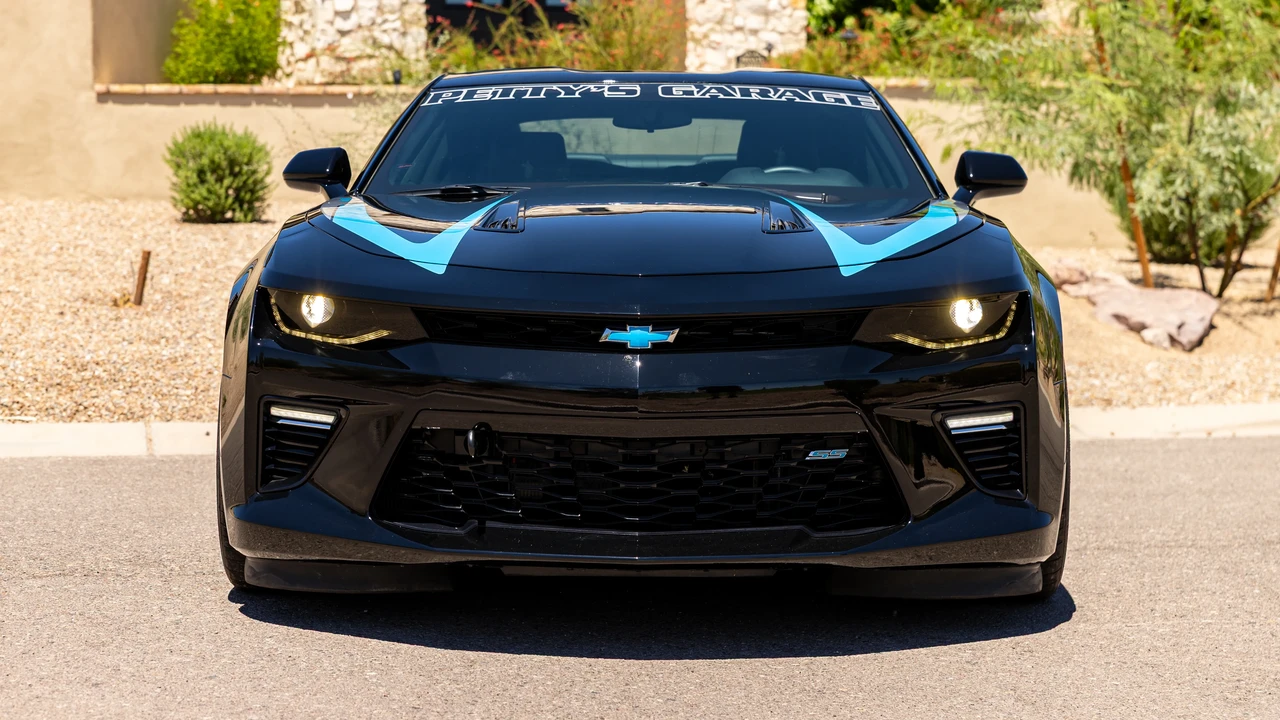 2018 Chevrolet Camaro SS 6th Gen - Image 12 of 31