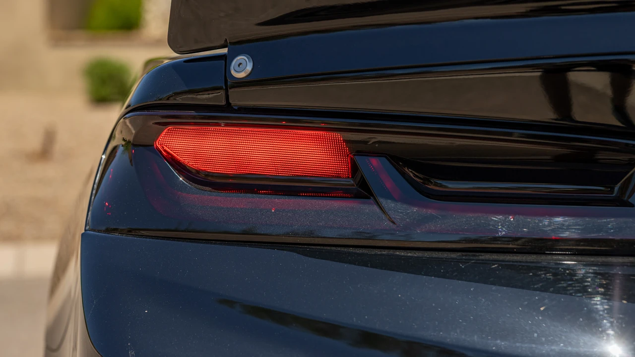2018 Chevrolet Camaro SS 6th Gen - Image 16 of 31