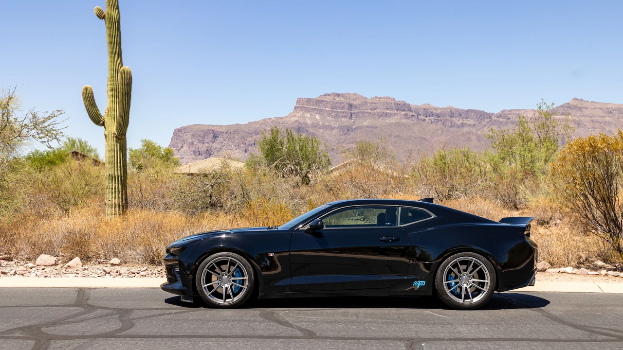 2018 Chevrolet Camaro SS 6th Gen - Image 10 of 31