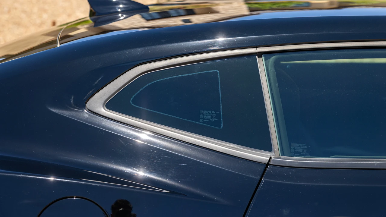 2018 Chevrolet Camaro SS 6th Gen - Image 21 of 31