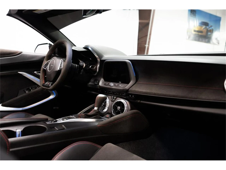 2018 Chevrolet Camaro ZL1 6th Gen - Image 25 of 31