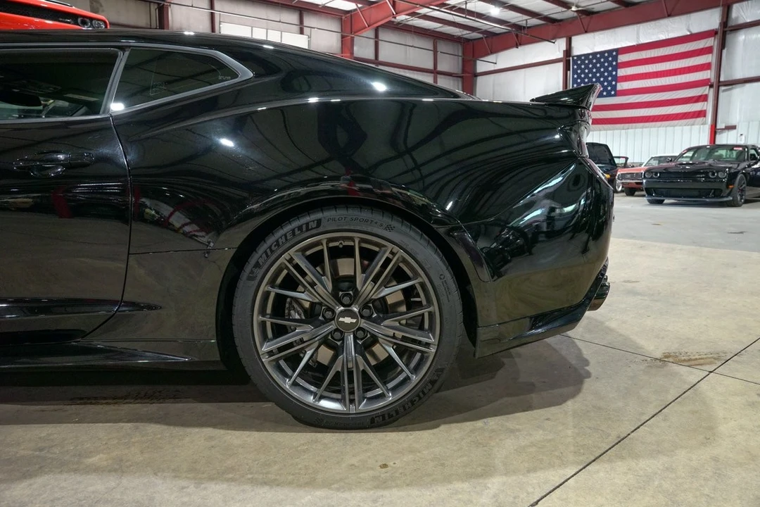 2018 Chevrolet Camaro ZL1 6th Gen - Image 5 of 31