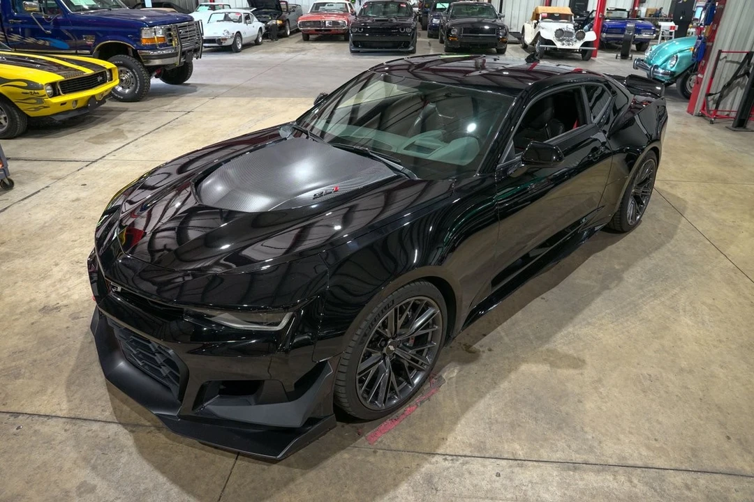 2018 Chevrolet Camaro ZL1 6th Gen - Image 15 of 31