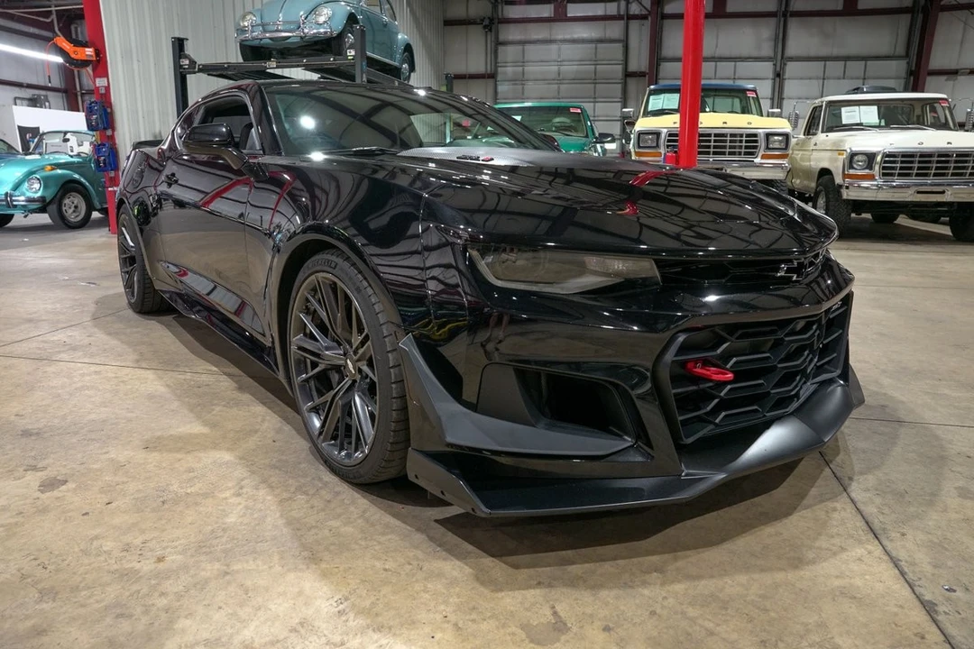 2018 Chevrolet Camaro ZL1 6th Gen - Image 12 of 31