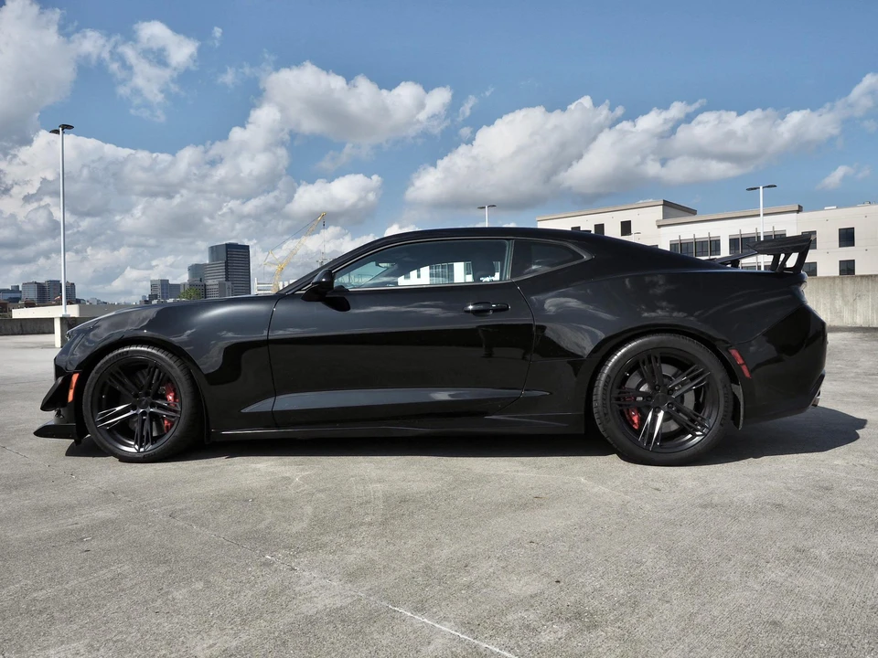 2018 Chevrolet Camaro ZL1 6th Gen - Image 25 of 31