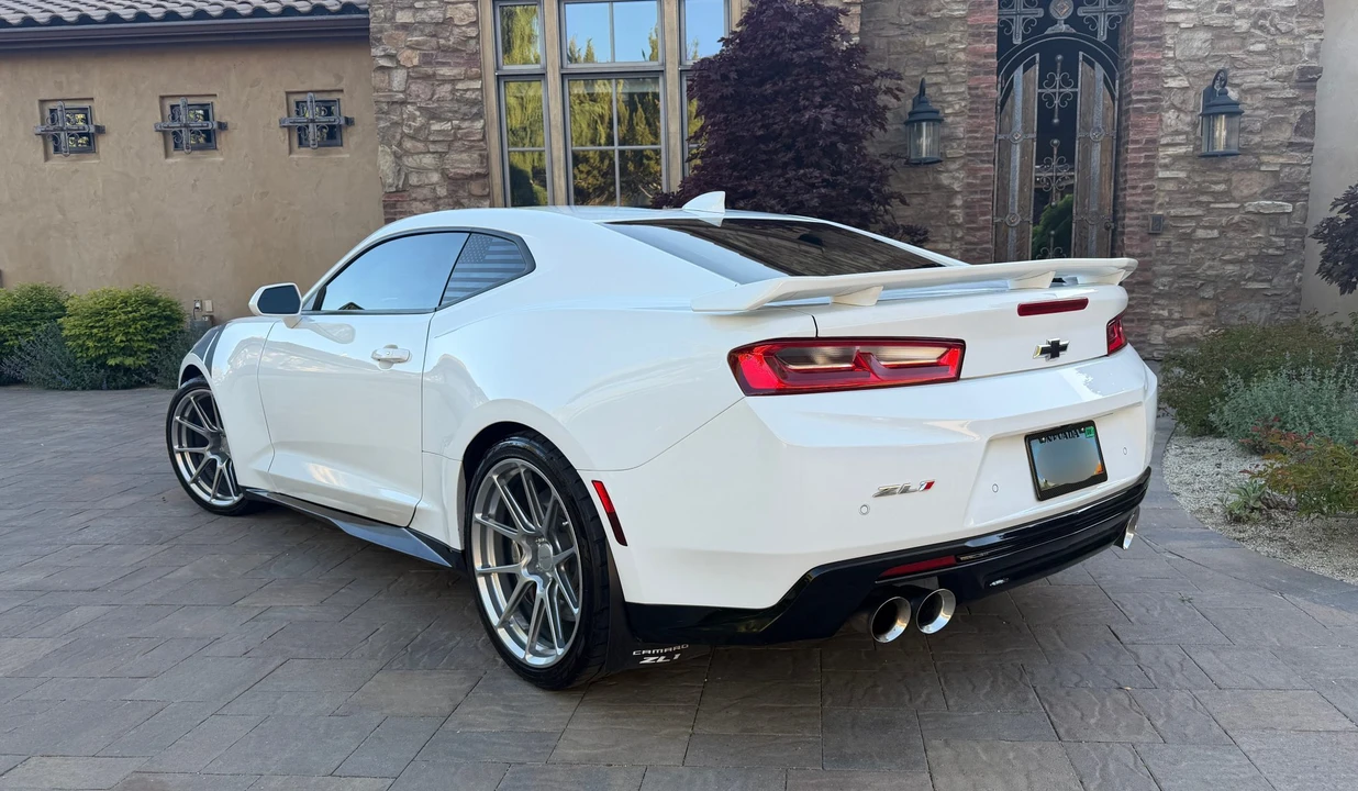 2018 Chevrolet Camaro ZL1 6th Gen - Image 11 of 31
