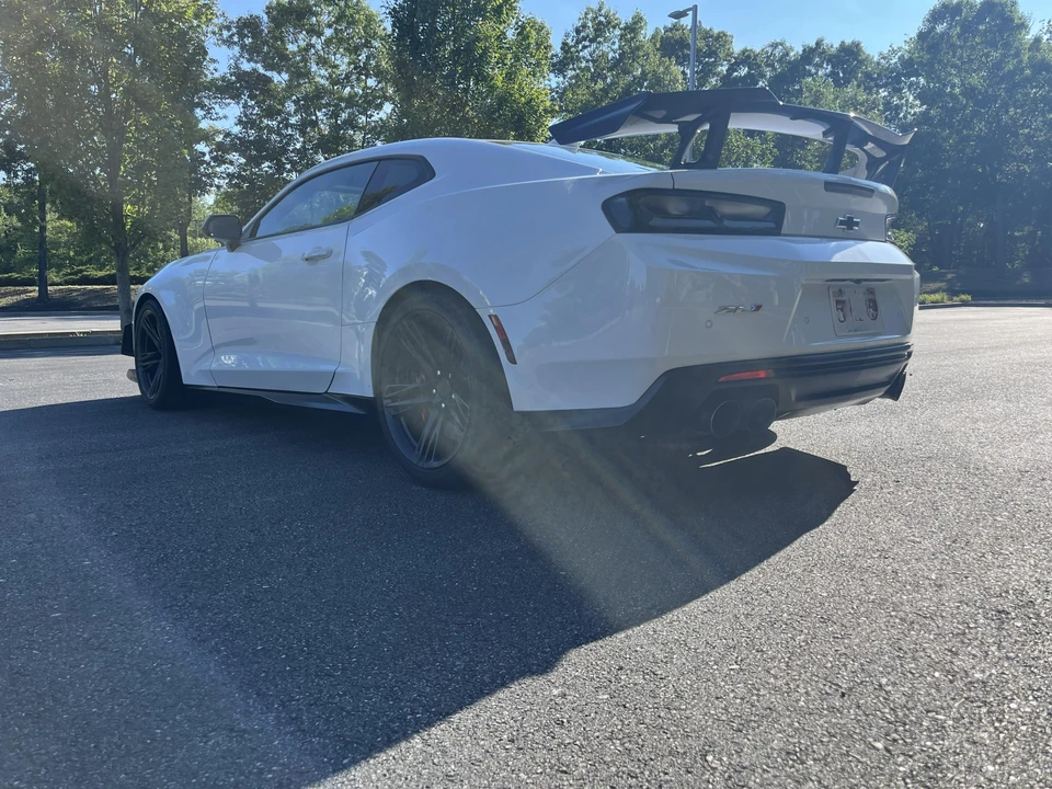 2018 Chevrolet Camaro ZL1 6th Gen - Image 15 of 31