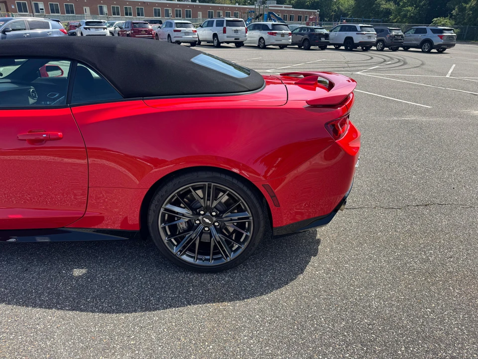 2018 Chevrolet Camaro ZL1 6th Gen - Image 26 of 31