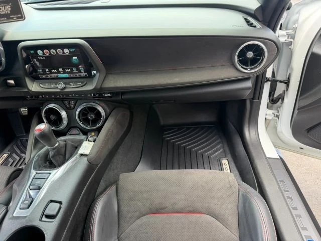 2018 Chevrolet Camaro ZL1 6th Gen - Image 24 of 31