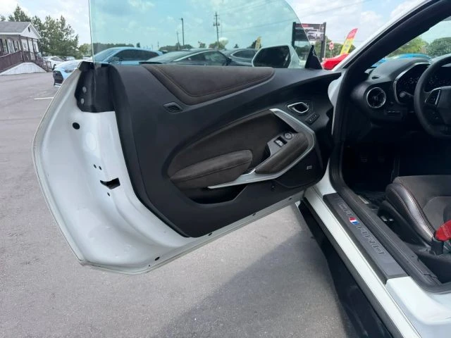 2018 Chevrolet Camaro ZL1 6th Gen - Image 26 of 31