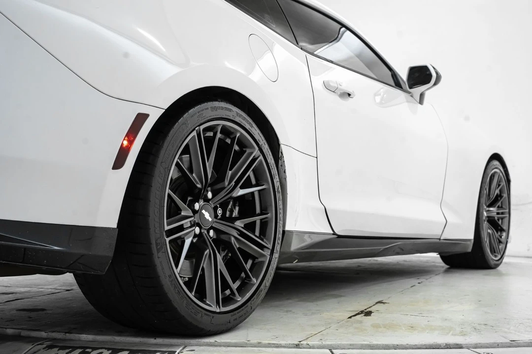 2018 Chevrolet Camaro ZL1 6th Gen - Image 15 of 31