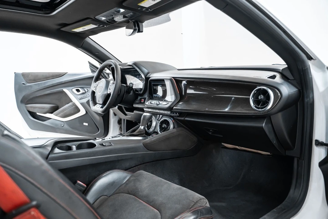 2018 Chevrolet Camaro ZL1 6th Gen - Image 25 of 31