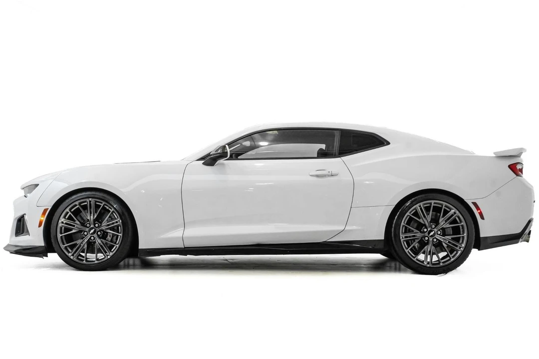 2018 Chevrolet Camaro ZL1 6th Gen - Image 11 of 31