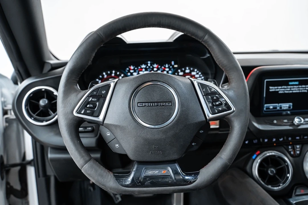 2018 Chevrolet Camaro ZL1 6th Gen - Image 28 of 31