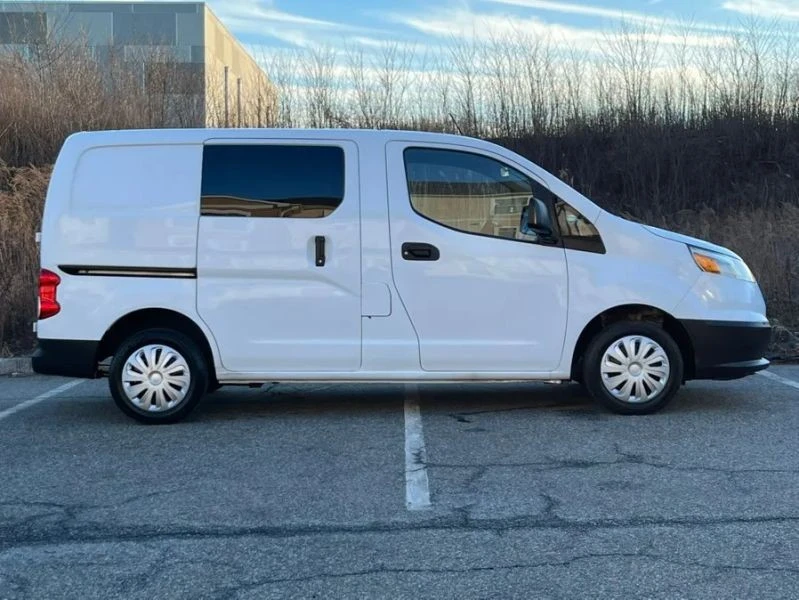 2018 Chevrolet Express - Image 9 of 12