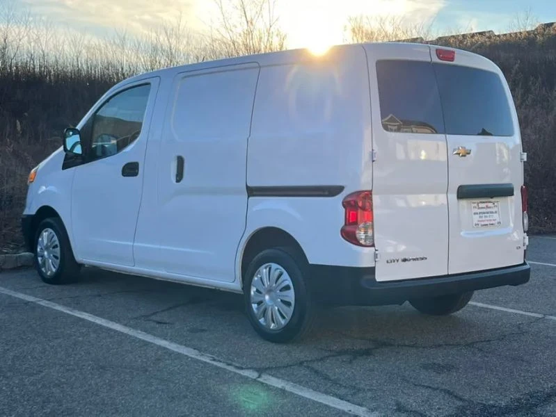 2018 Chevrolet Express - Image 6 of 12