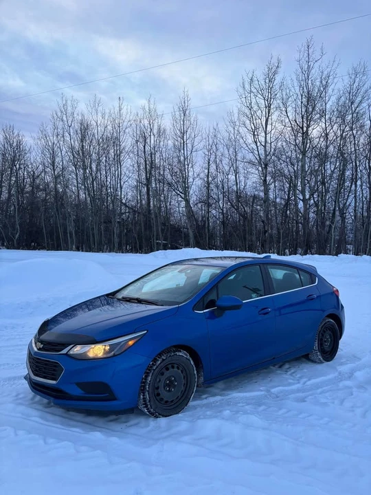 2018 Chevrolet Cruze - Image 2 of 11