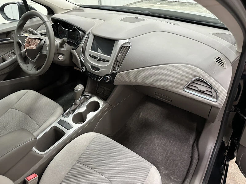 2018 Chevrolet Cruze - Image 20 of 21