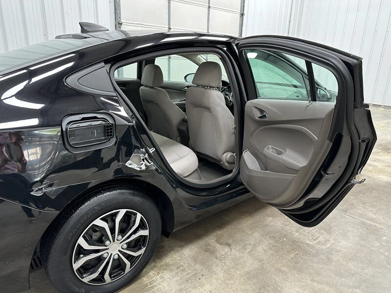 2018 Chevrolet Cruze - Image 15 of 21