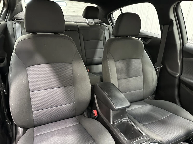 2018 Chevrolet Cruze - Image 17 of 21