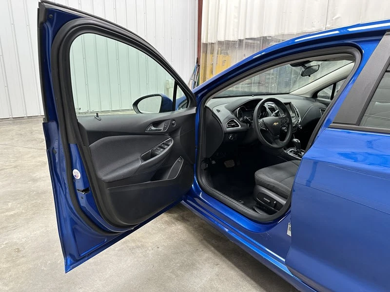 2018 Chevrolet Cruze - Image 8 of 21