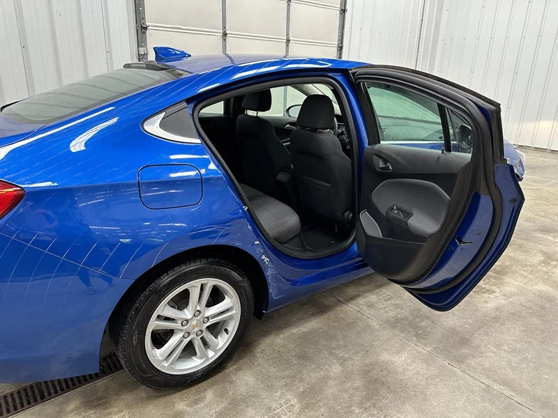 2018 Chevrolet Cruze - Image 17 of 21