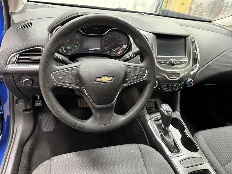 2018 Chevrolet Cruze - Image 9 of 21