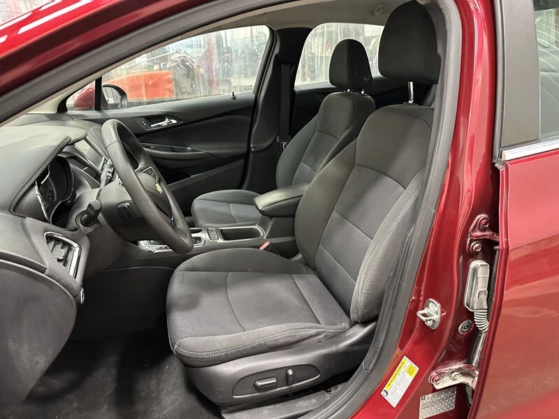 2018 Chevrolet Cruze - Image 10 of 12