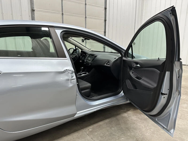 2018 Chevrolet Cruze - Image 19 of 21