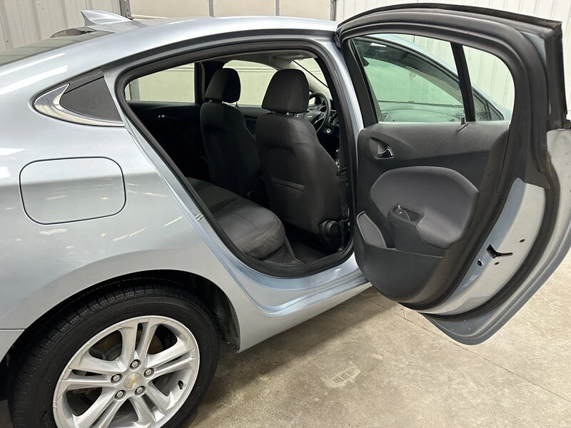 2018 Chevrolet Cruze - Image 16 of 21
