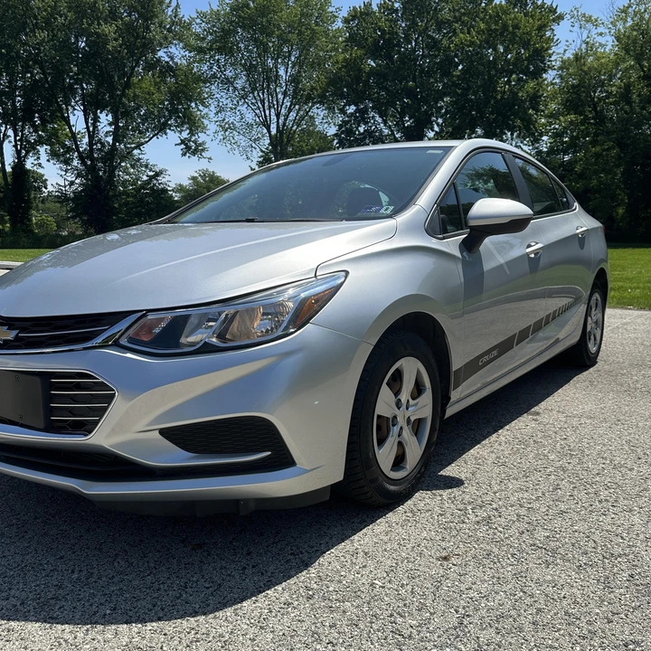 2018 Chevrolet Cruze - Image 10 of 21