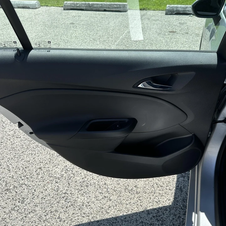 2018 Chevrolet Cruze - Image 18 of 21