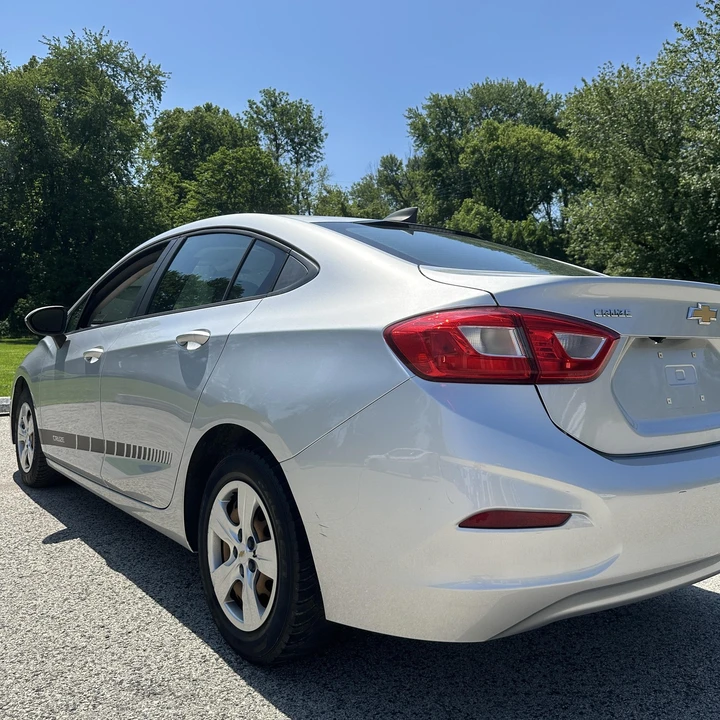 2018 Chevrolet Cruze - Image 6 of 21