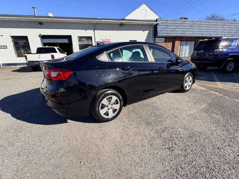 2018 Chevrolet Cruze - Image 11 of 12