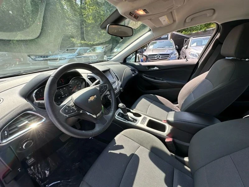 2018 Chevrolet Cruze - Image 11 of 12