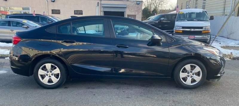 2018 Chevrolet Cruze - Image 9 of 12